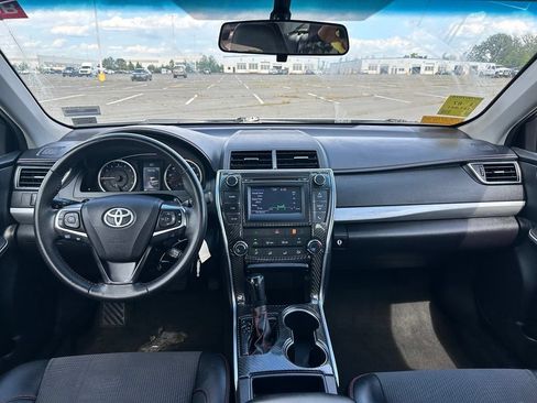 Used 2017 Toyota Camry SE FWD image 17