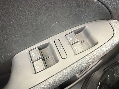 Used 2017 Volkswagen Jetta SE image 13