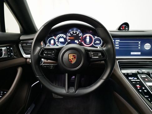 Used 2022 Porsche Panamera 4 image 21