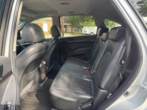Used 2011 Hyundai Veracruz Limited w/ Navigation Pkg 3 image 6