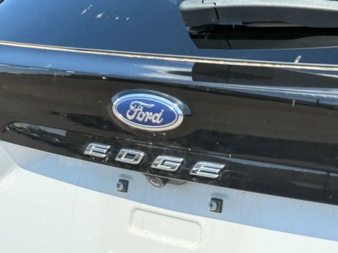 Used 2024 Ford Edge SEL AWD/4WD image 9