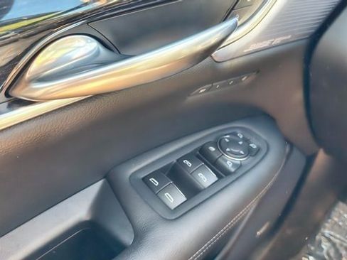 Used 2024 Cadillac XT5 Premium Luxury image 10