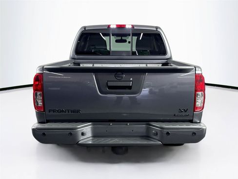 Used 2020 Nissan Frontier SV w/ Midnight Edition Floor Mats RWD image 10