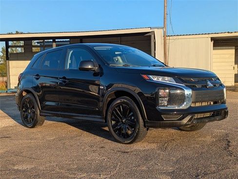 Used 2023 Mitsubishi Outlander Sport 2.0 image 2