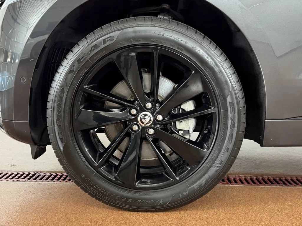 Used 2024 Jaguar F-PACE R-Dynamic S AWD/4WD image 8