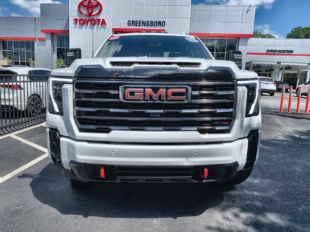 Used 2025 GMC Sierra 2500 AT4 w/ AT4 Premium Plus Package AWD/4WD image 3