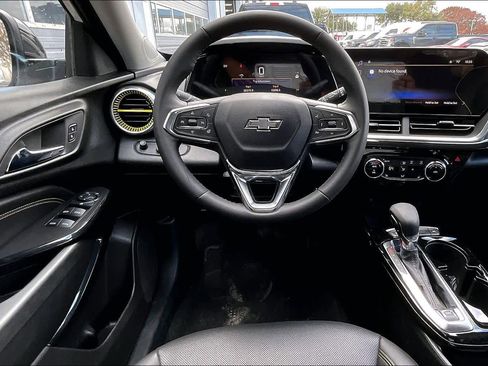 Used 2025 Chevrolet Trax ACTIV w/ Driver Confidence Package image 5