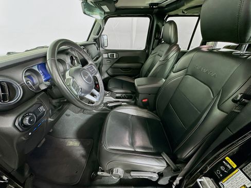 Used 2023 Jeep Wrangler Sahara w/ Cold Weather Group image 13