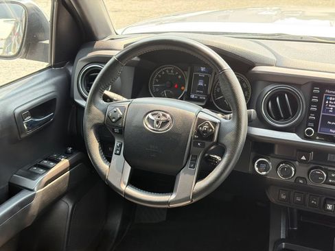 Used 2023 Toyota Tacoma TRD Off-Road w/ Technology Package AWD/4WD image 27