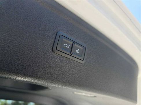 Used 2023 Audi Q5 e Premium Plus w/ Premium Plus Package AWD/4WD image 16