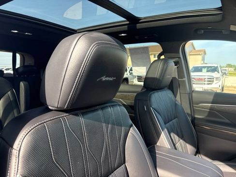 Used 2026 Buick Enclave Avenir w/ Super Cruise Package AWD/4WD image 49