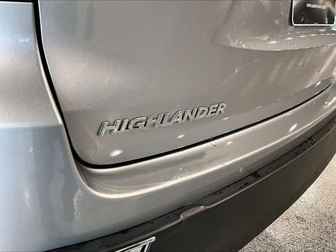 Used 2018 Toyota Highlander Limited FWD image 30