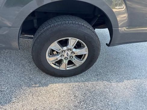 Used 2017 Ford F150 XLT w/ Equipment Group 302A Luxury AWD/4WD image 10