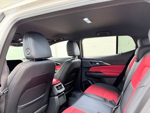 Used 2025 Chevrolet Equinox EV RS FWD image 21