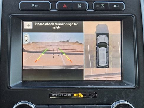 Used 2019 Ford Expedition Max Platinum image 17