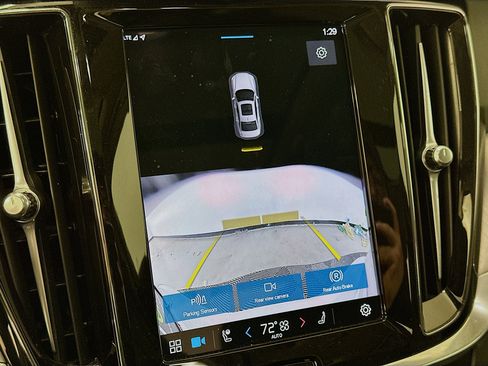 Used 2025 Volvo S60 B5 Core image 23