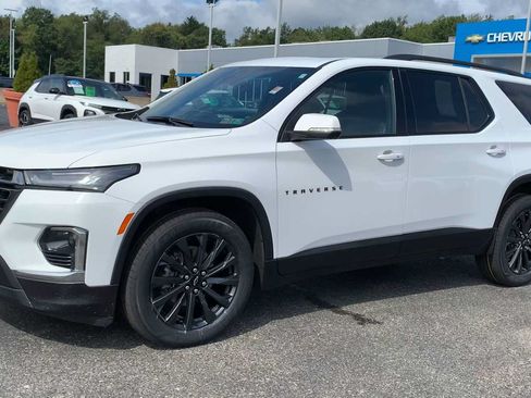 Certified 2023 Chevrolet Traverse RS w/ LPO, Floor Liner Package AWD/4WD image 4