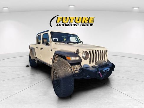 Used 2021 Jeep Gladiator Rubicon w/ Trailer Tow Package AWD/4WD image 1
