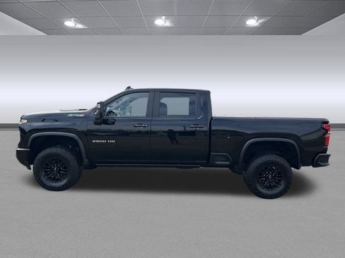 Used 2024 Chevrolet Silverado 2500 ZR2 w/ Technology Package image 6