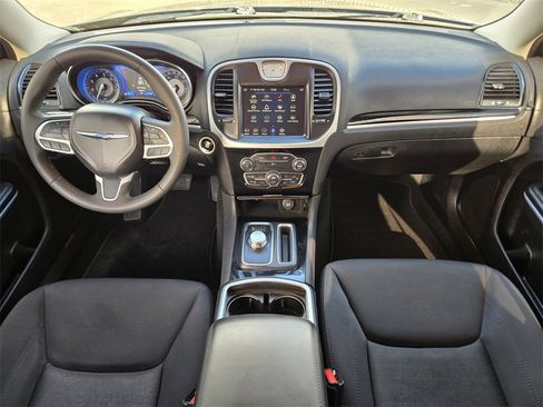 Used 2023 Chrysler 300 Touring image 11