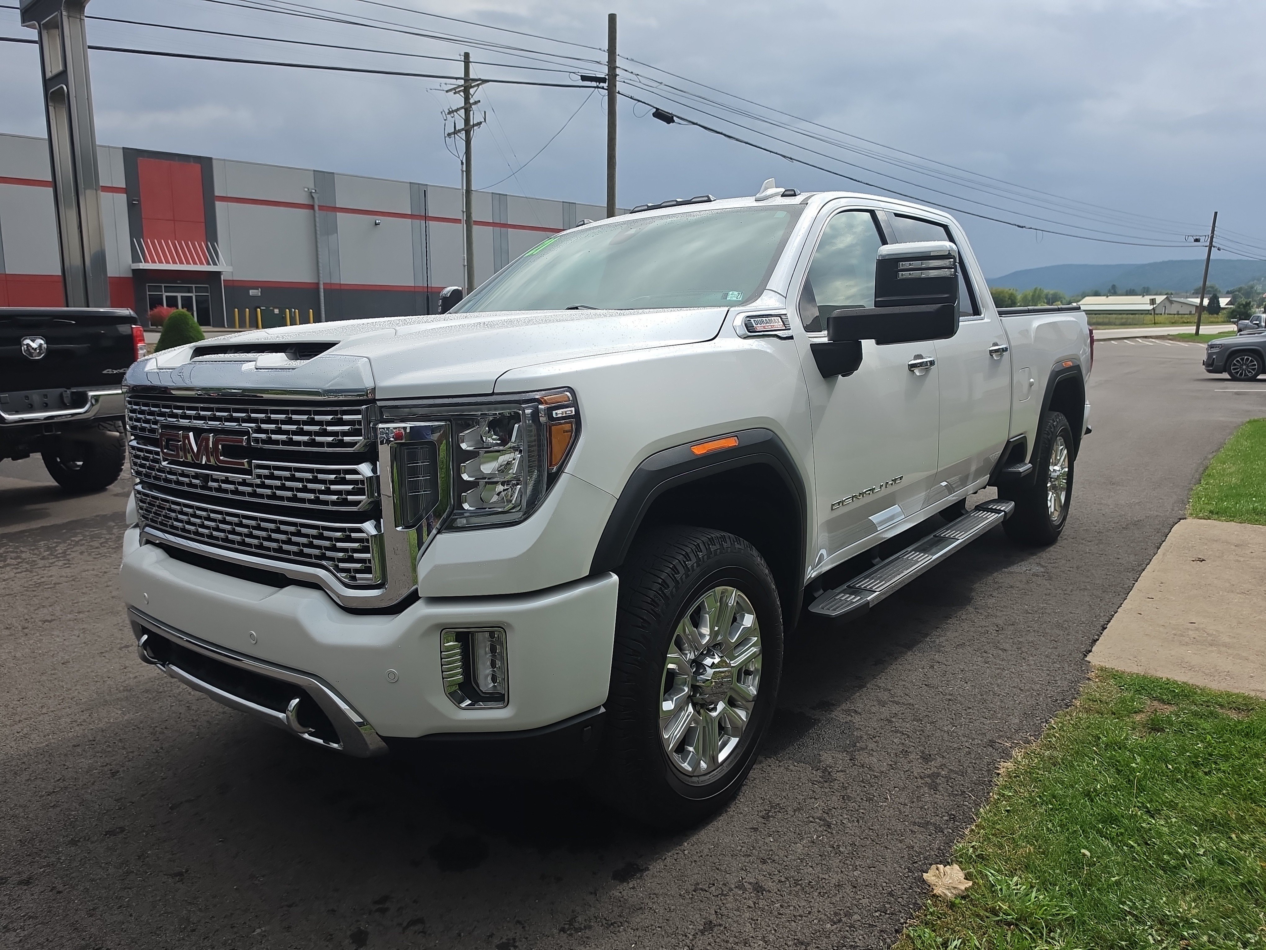 Used 2021 GMC Sierra 2500 Denali w/ Denali Ultimate Package AWD/4WD image 8