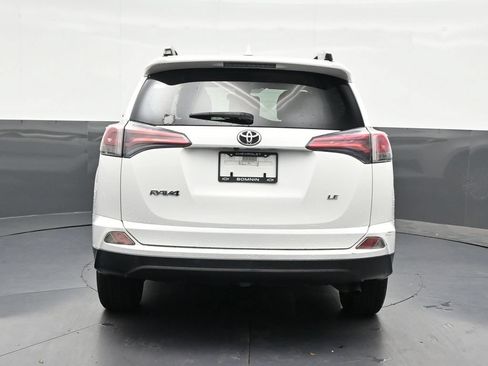 Used 2017 Toyota RAV4 LE FWD image 4