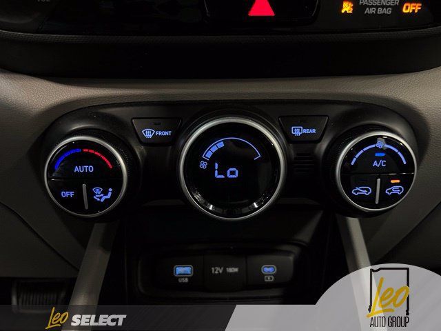 Used 2025 Hyundai Venue SEL FWD image 14