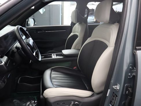 Certified 2024 Kia EV9 GT-Line AWD/4WD image 19