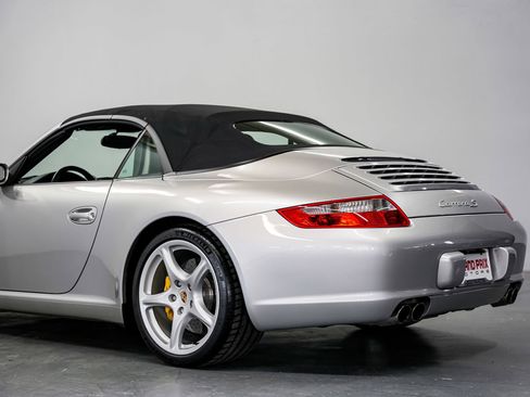 Used 2005 Porsche 911 Carrera S RWD image 34