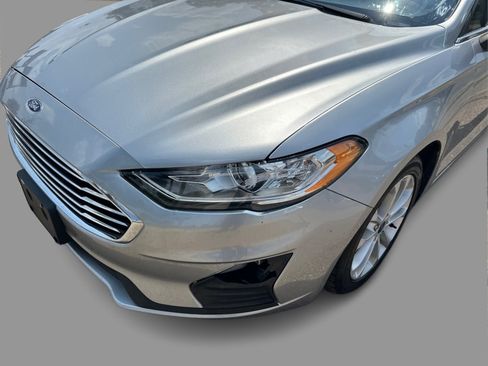 Used 2020 Ford Fusion SE FWD image 25