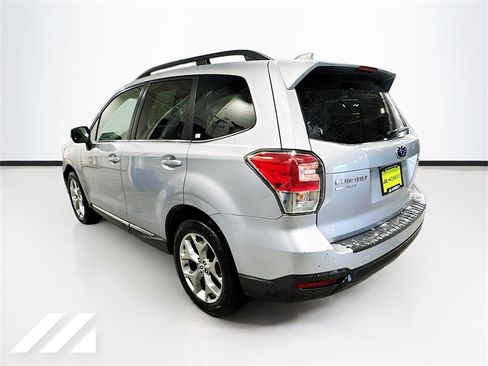 Used 2017 Subaru Forester 2.5i Touring w/ Popular Package #2 image 7
