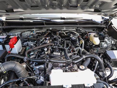 Certified 2025 Toyota 4Runner SR5 AWD/4WD image 26