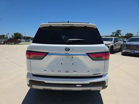 Used 2025 Toyota Sequoia Capstone AWD/4WD image 20