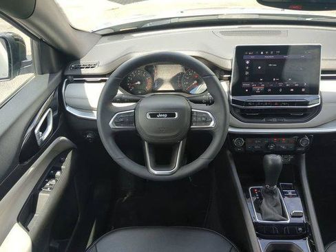 Certified 2025 Jeep Compass Limited AWD/4WD image 18