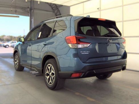 Used 2021 Subaru Forester Premium AWD/4WD image 11