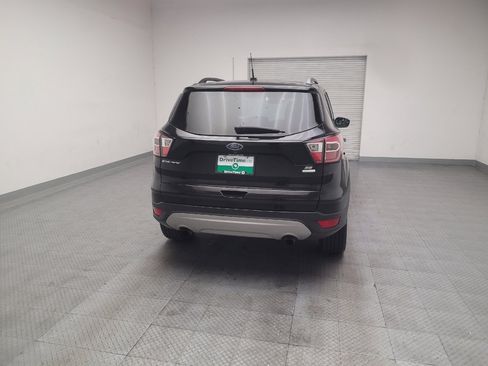 Used 2018 Ford Escape SE FWD image 7