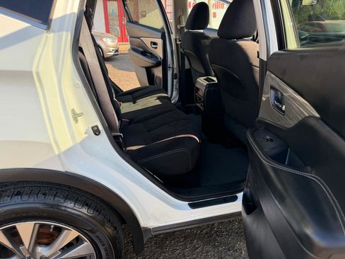 Used 2017 Nissan Murano S image 15