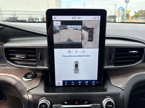 Used 2020 Ford Explorer Platinum w/ Premium Technology Package image 20