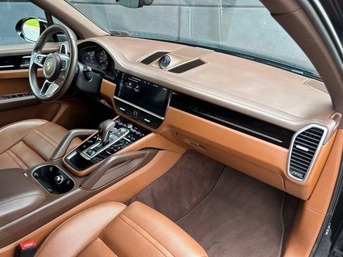 Certified 2020 Porsche Cayenne AWD/4WD image 21