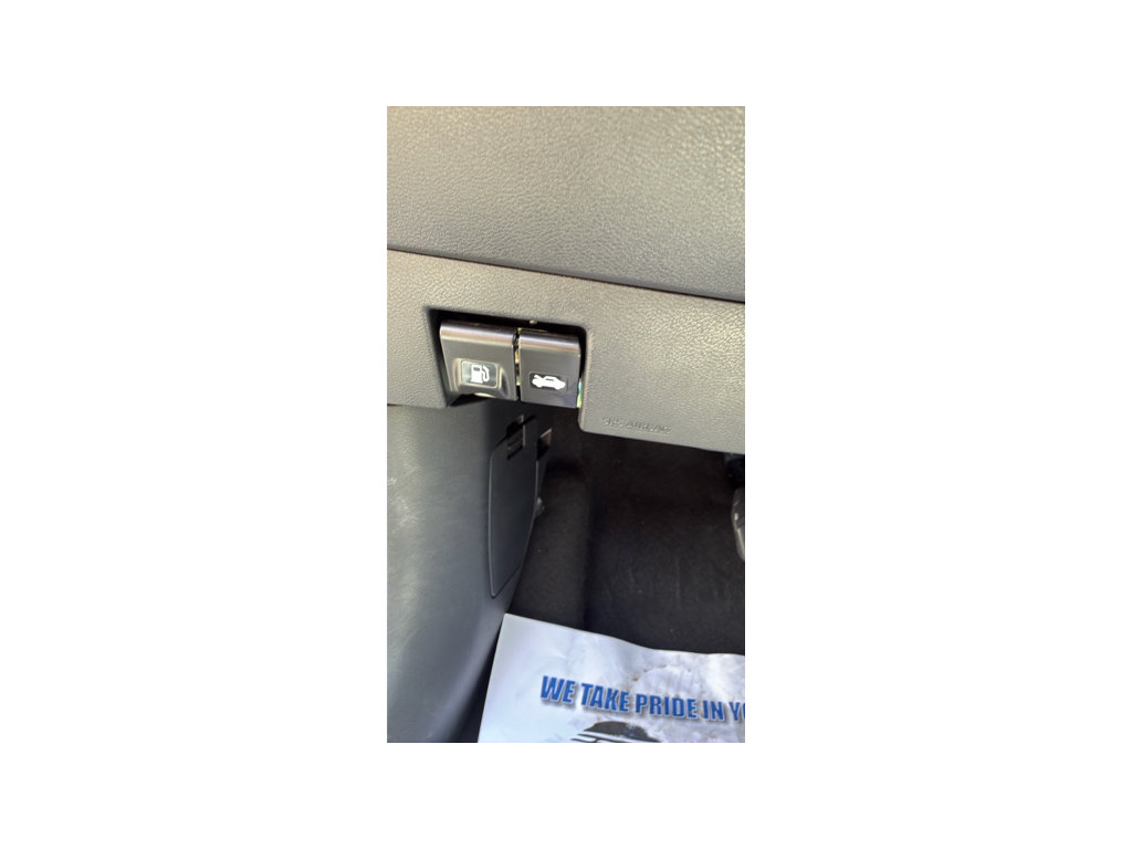 Used 2025 Nissan Versa SV FWD image 13
