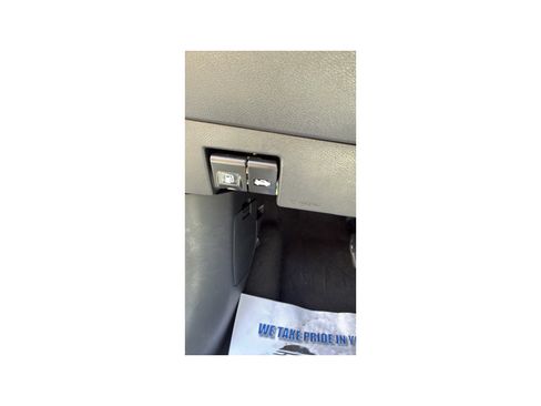 Used 2025 Nissan Versa SV FWD image 13