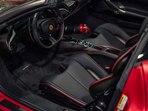 Used 2024 Ferrari SF90 Spider AWD/4WD image 10