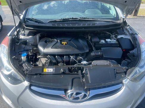 Used 2013 Hyundai Elantra GLS w/ Preferred Pkg FWD image 24