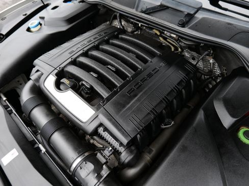 Used 2016 Porsche Cayenne image 57