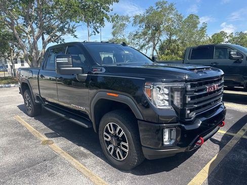 Used 2022 GMC Sierra 2500 AT4 w/ AT4 Premium Plus Package AWD/4WD image 2
