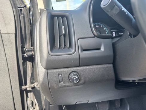 Used 2022 Chevrolet Colorado LT w/ LT Convenience Package image 31