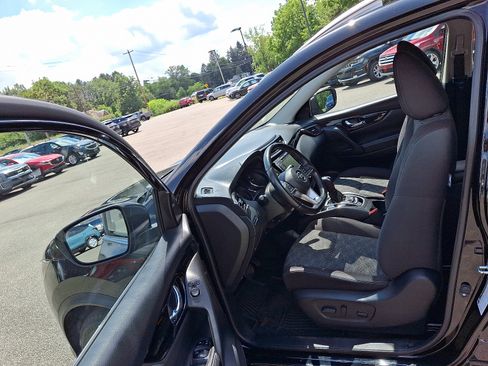 Used 2019 Nissan Rogue Sport SV w/ Technology Package image 13