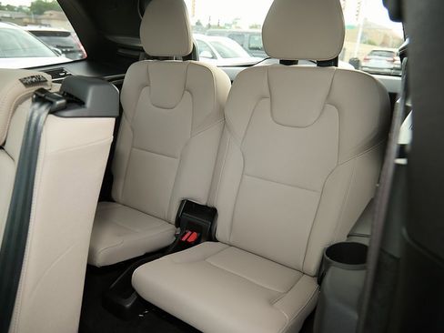 New 2026 Volvo XC90 T8 Plus image 21