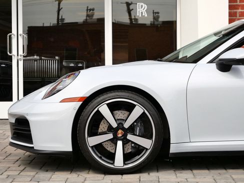 Used 2025 Porsche 911 Carrera RWD image 8