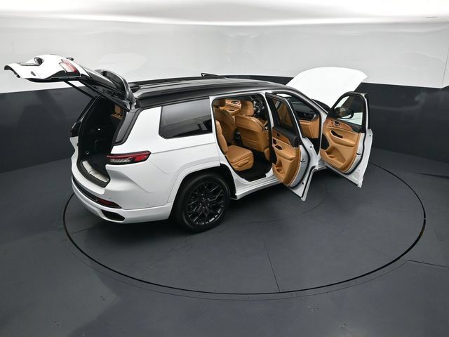 Used 2023 Jeep Grand Cherokee L Summit AWD/4WD image 30